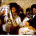 Donner le dos au Séfer Torah