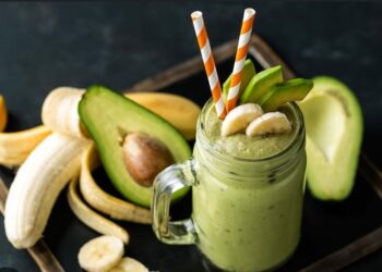 Bénédiction: sur un fruit écrasé, jus de fruits et l’huile d’olive